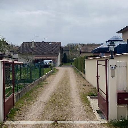 Au Gres Du Vent Apartman Ruy-Montceau Kültér fotó