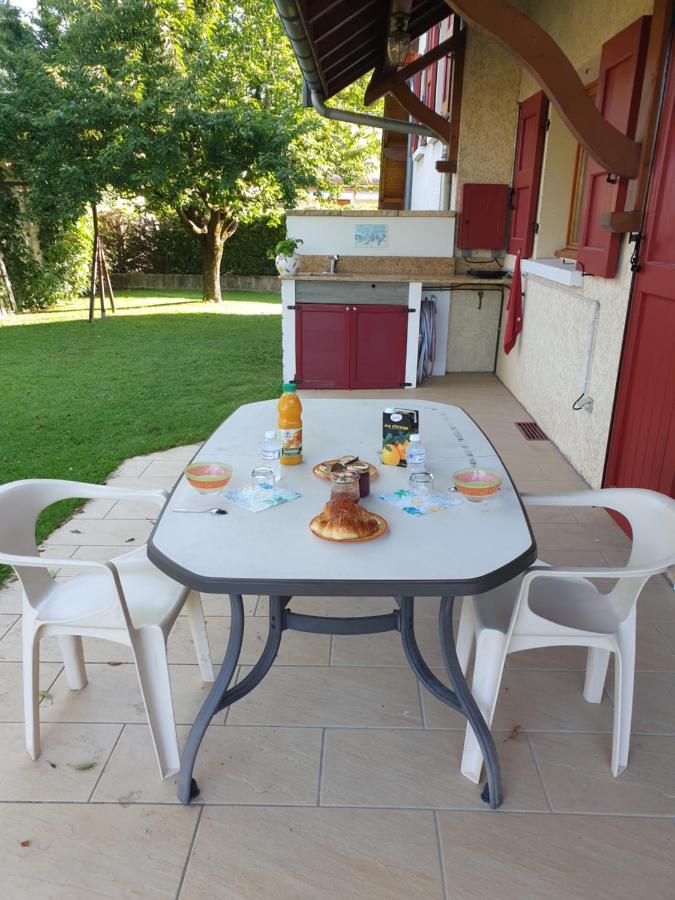 Au Gres Du Vent Apartman Ruy-Montceau Kültér fotó