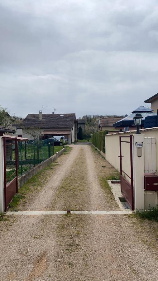 Au Gres Du Vent Apartman Ruy-Montceau Kültér fotó